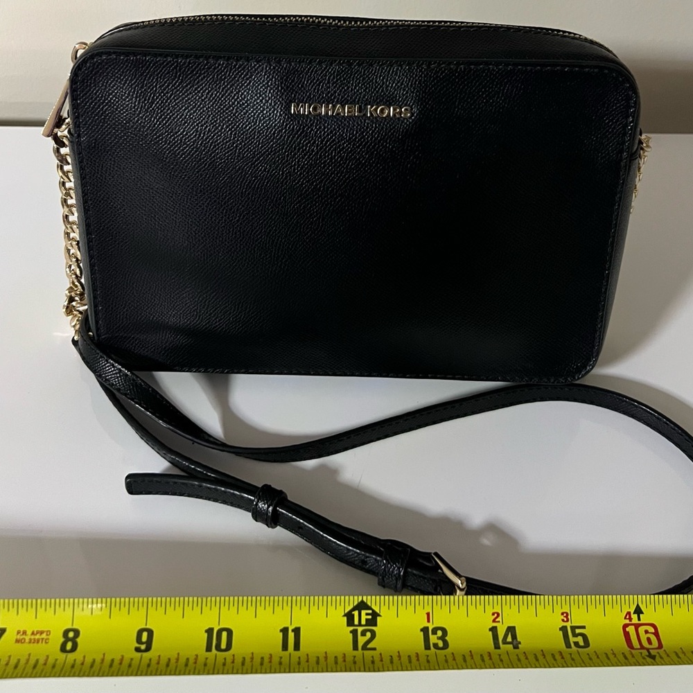 Michael Kors Elegant Black Crossbody Bag